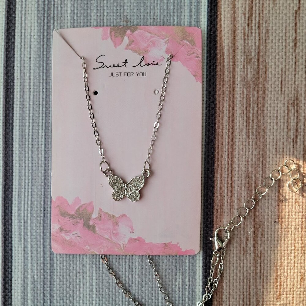 Silvery Butterfly Pendant Necklace โ Dainty Sparkle, Adjustable Fit NEW DD - Picture 3 of 6